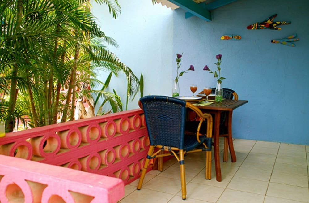 Caribbean Flower Apartments 1/38
