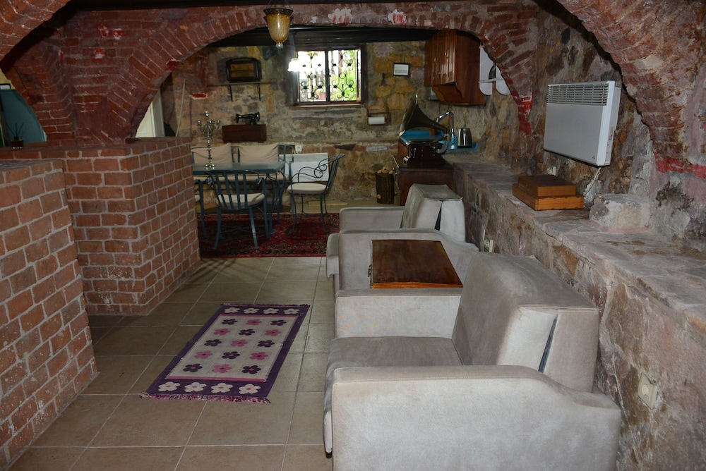 Cunda Zehra Teyzenin Evi 54/74