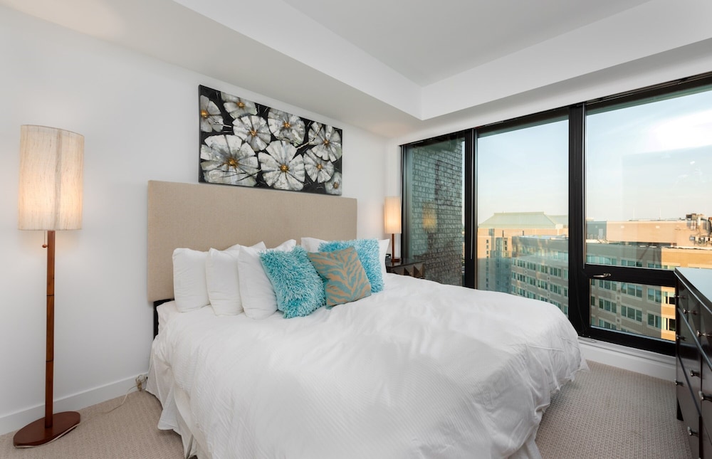 Global Luxury Suites at Reston Town Center 18/75