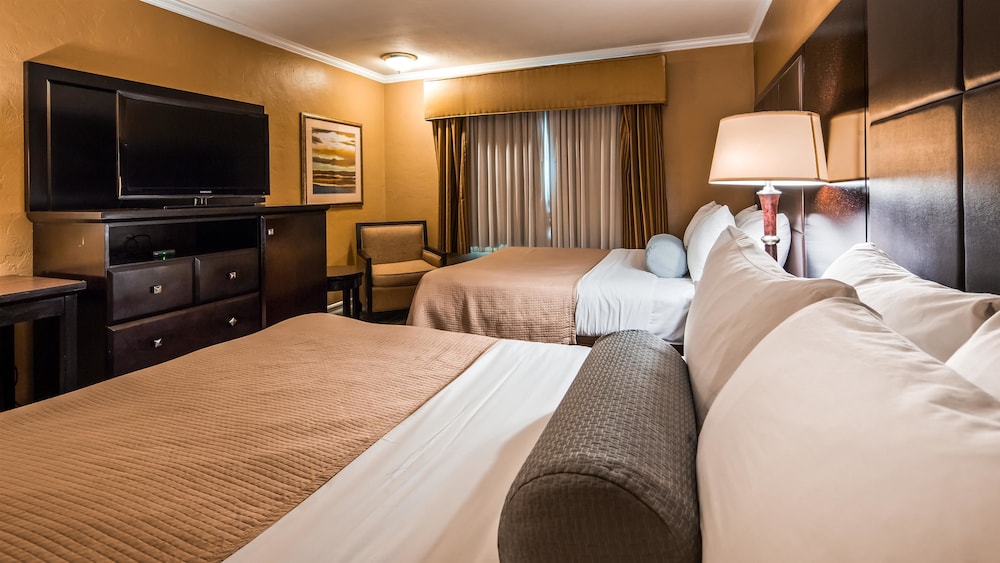Best Western Carmel S Town House Lodge 19/40