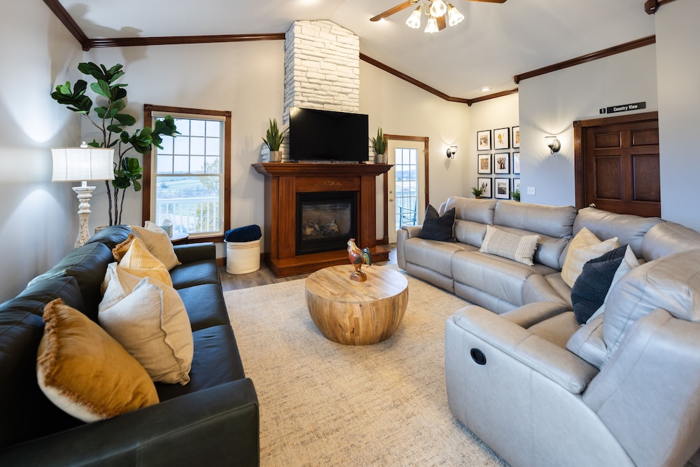 Hillside Inn 42/67