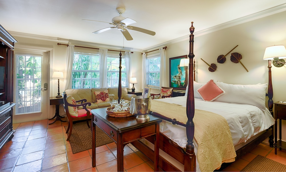 The Caribbean Court Boutique Hotel 58/83