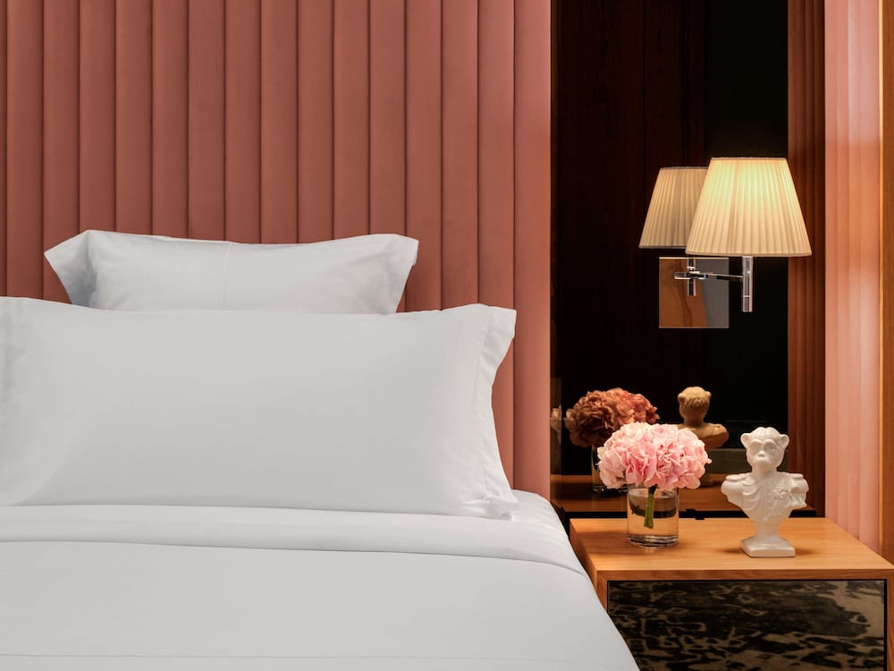 SLS Dubai Hotel and Residences 18/75