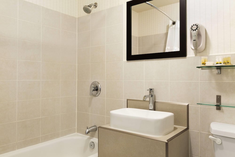 غرفة بسرير كينج، Days Inn Vermilion 3/3