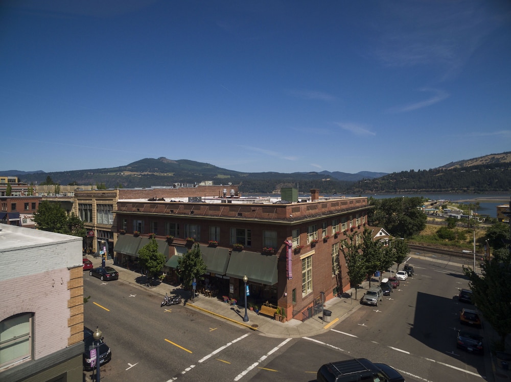 Hood River Hotel 6/73