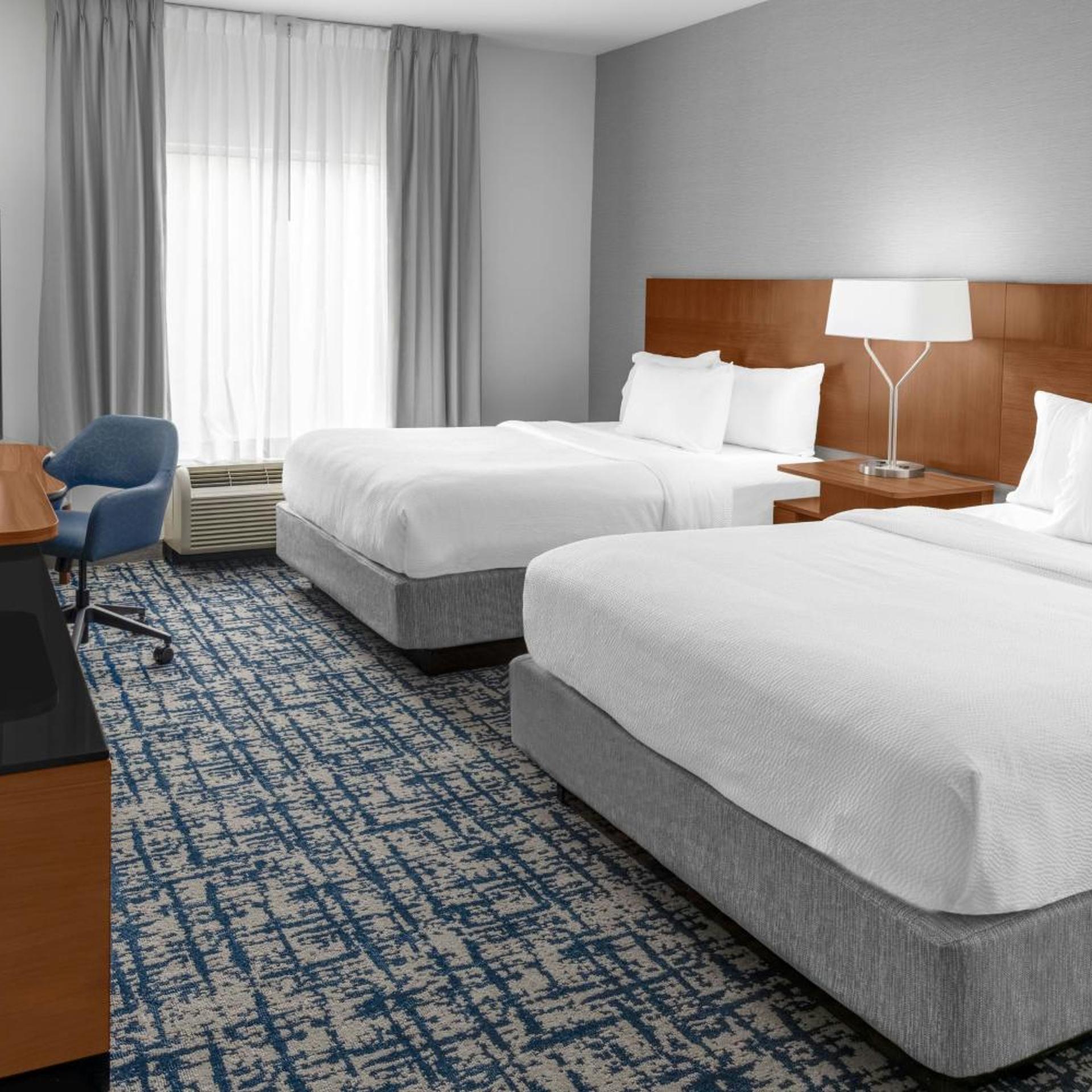 غرفة كبيرة بسريرين كوين