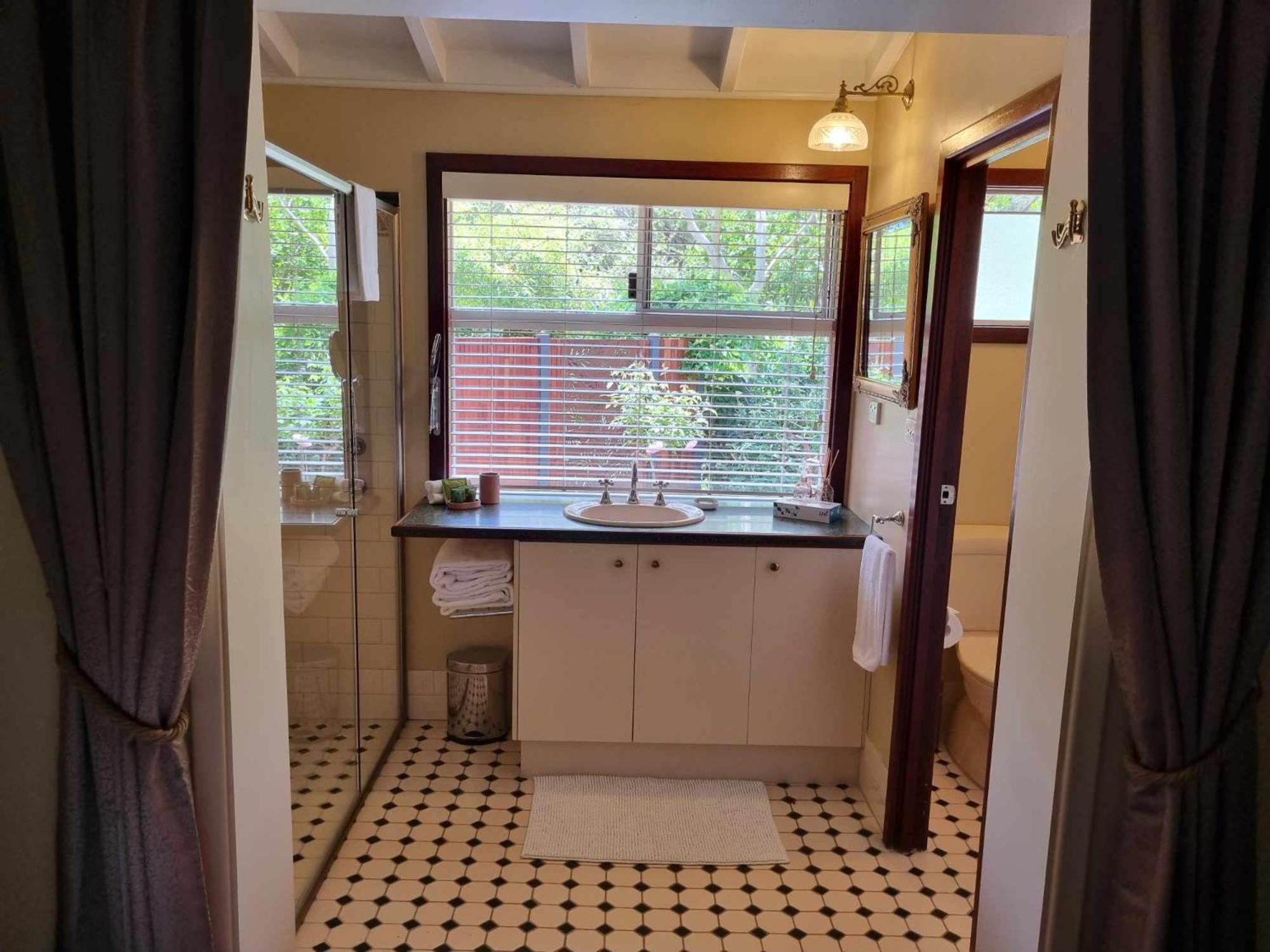 ROSEWOOD GUESTHOUSE 8/50