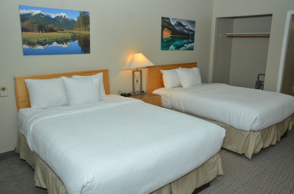 Days Inn By Wyndham Golden 8/41