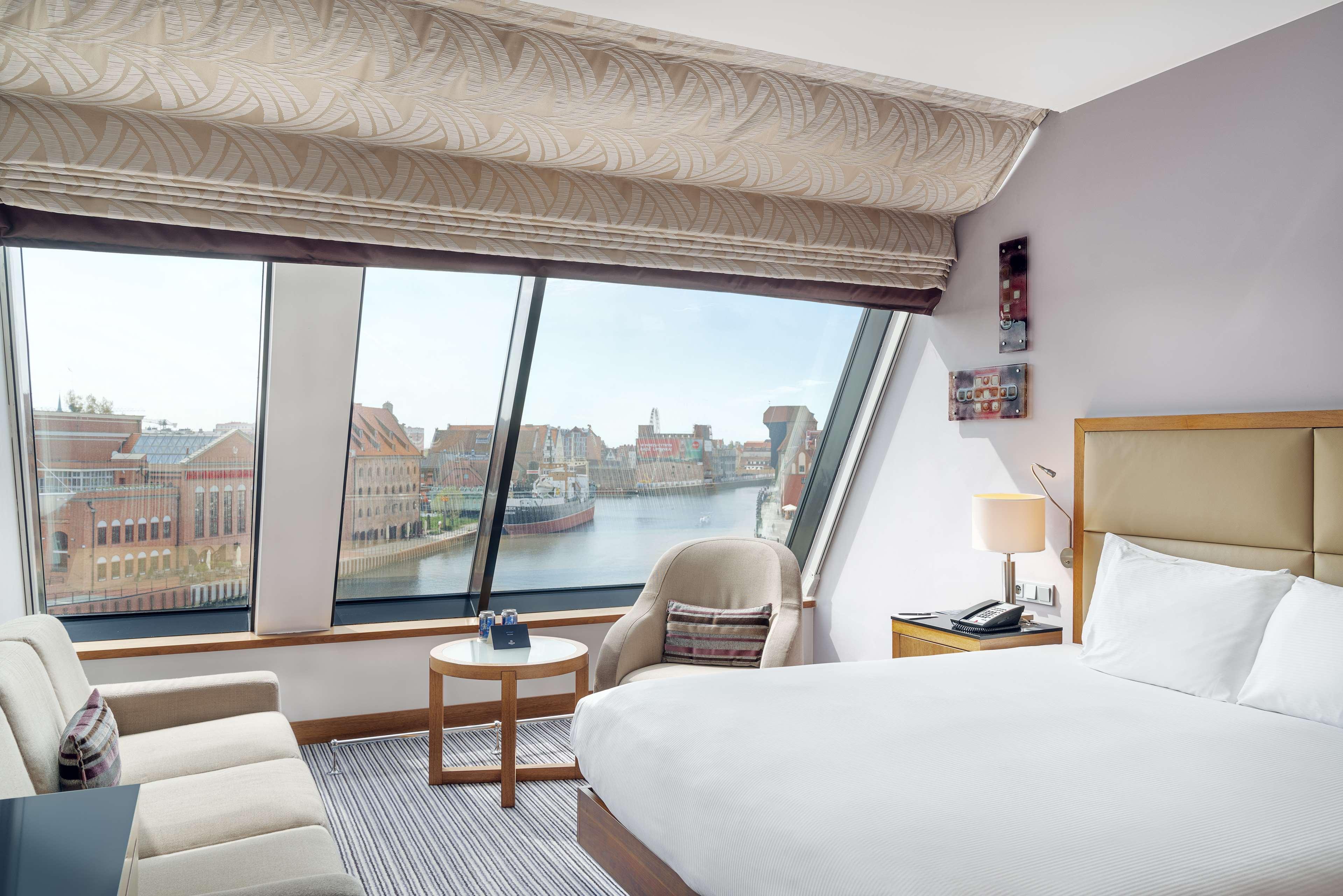 DELUXE, KING BED, RIVER VIEW
