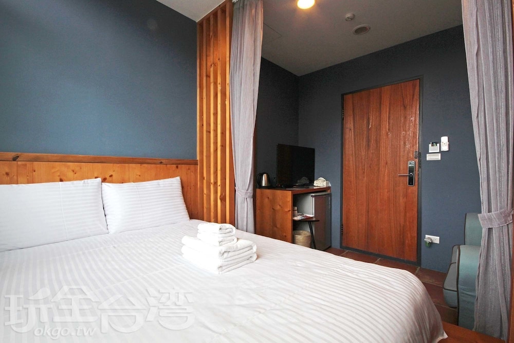 ECONOMY, DOUBLE BED