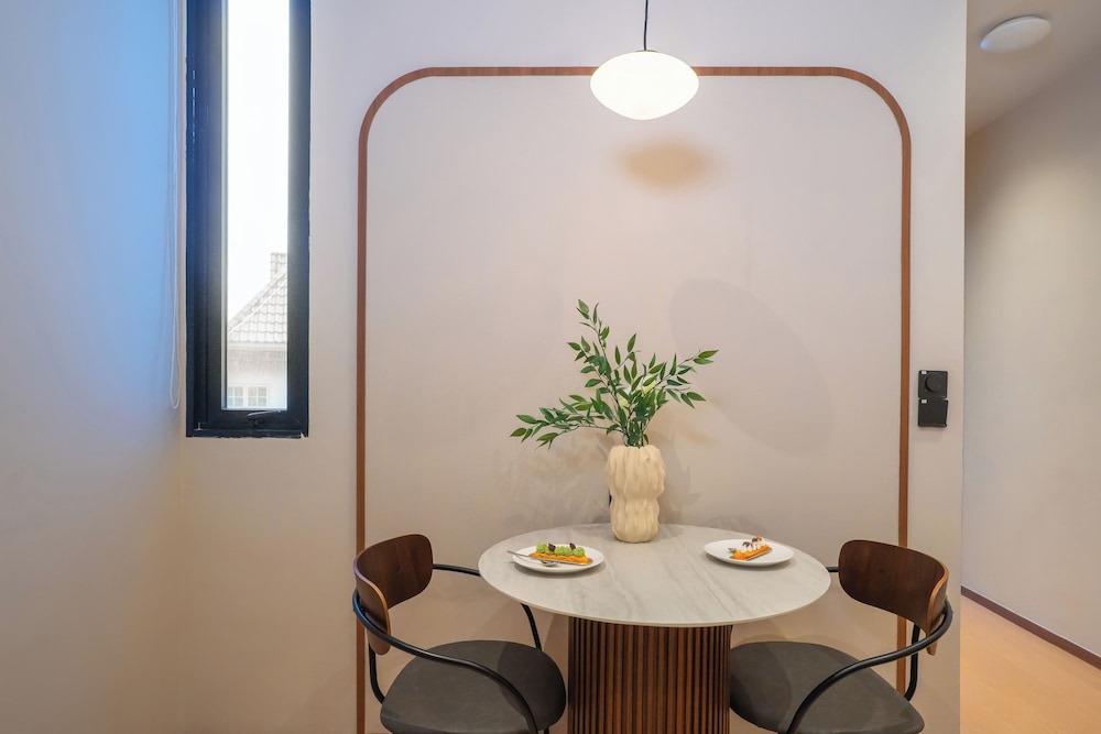 Momentus Serviced Residences Novena 40/50