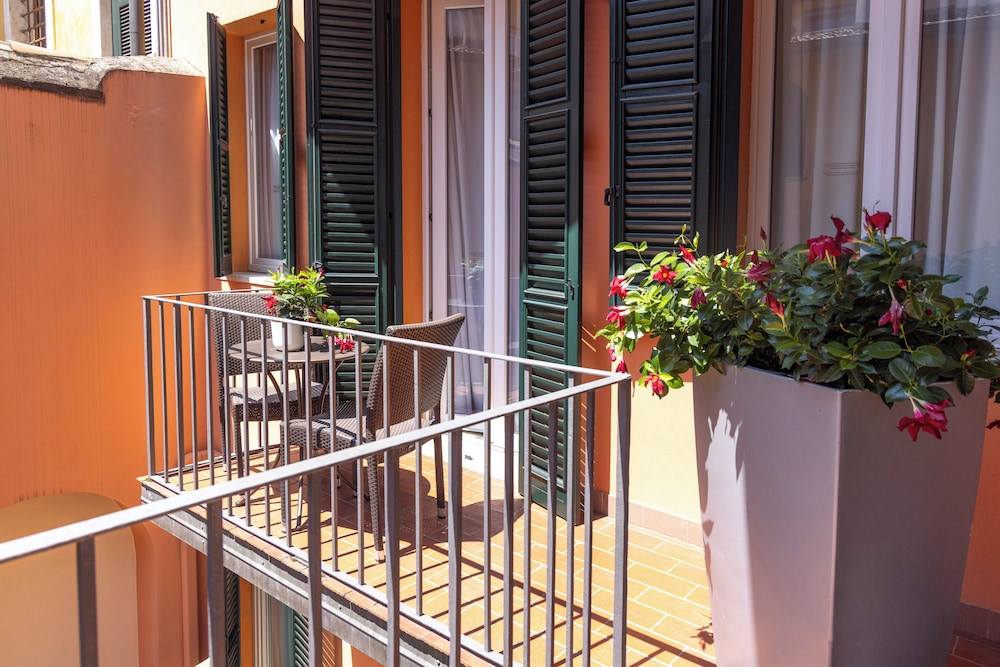 Opera Relais De Charme 68/72