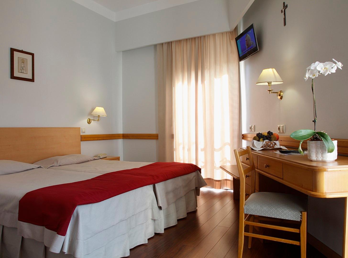Room, Double or Twin Bed