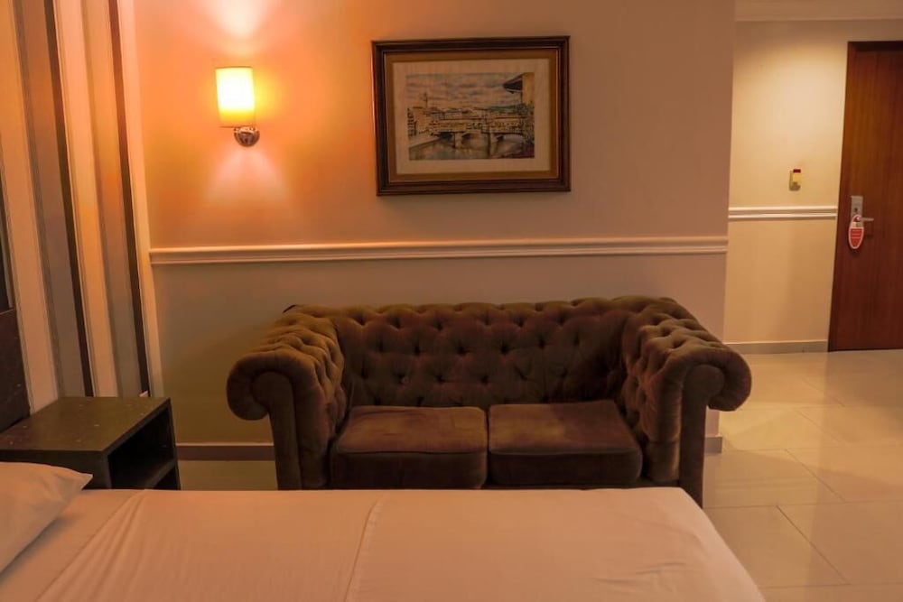 Atalanta Hotel 20/26
