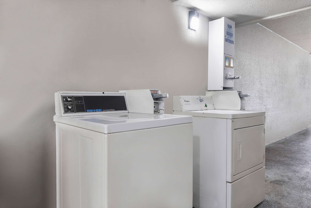Motel6 Beaumont, TX 6/61