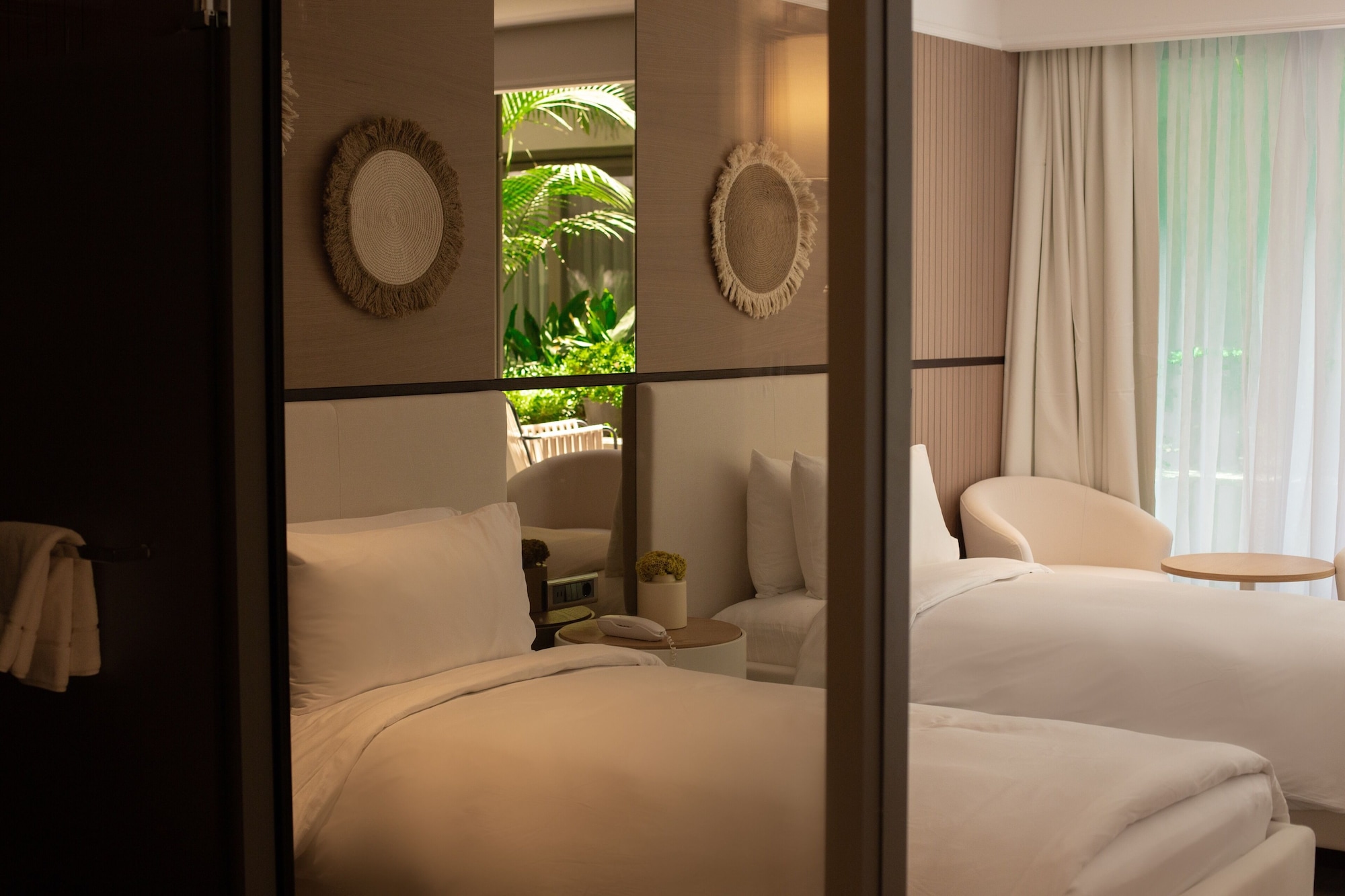 Deluxe, Twin Beds, Atrium View