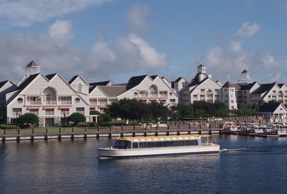 Disneys Beach Club Resort 38/50