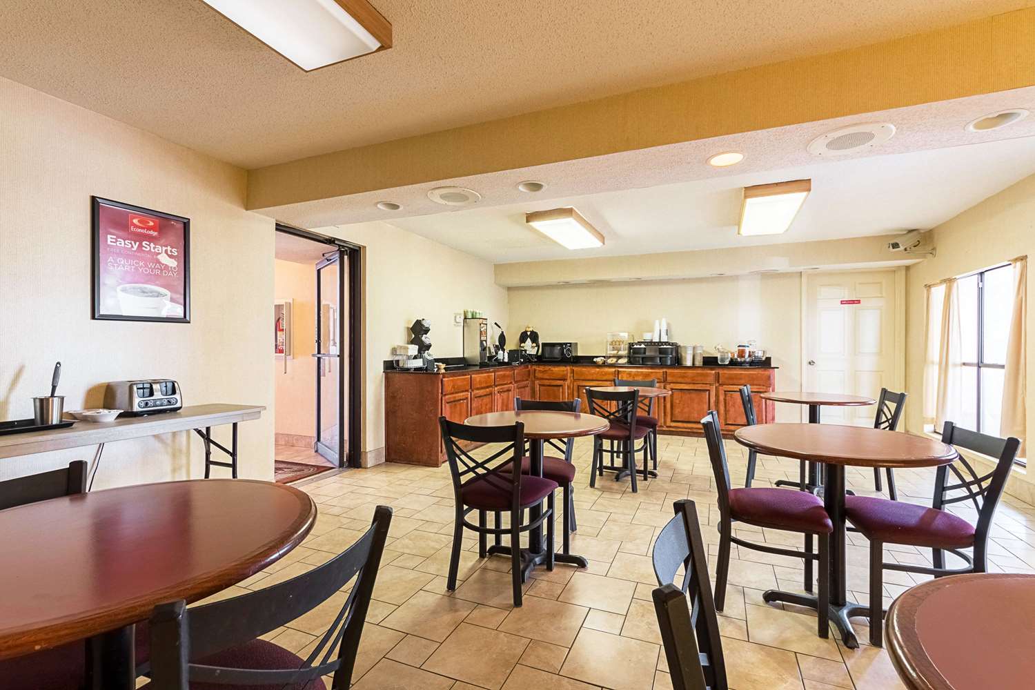 Eco Lodge Inn & Suites Bentonville near I 49 13/17