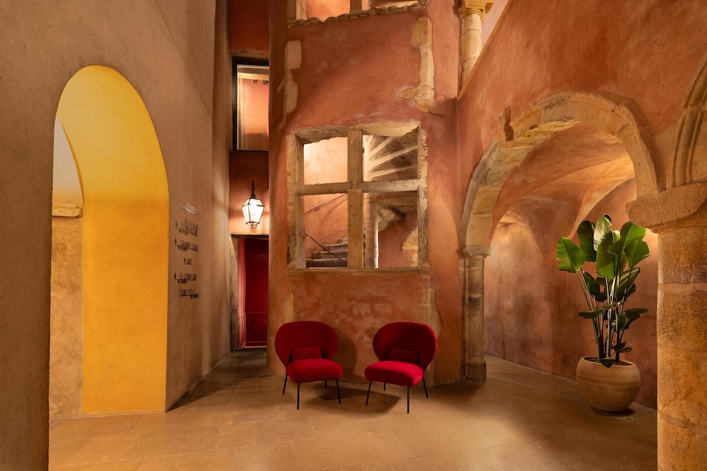Cour des Loges Lyon, A Radisson Collection Hotel 9/79