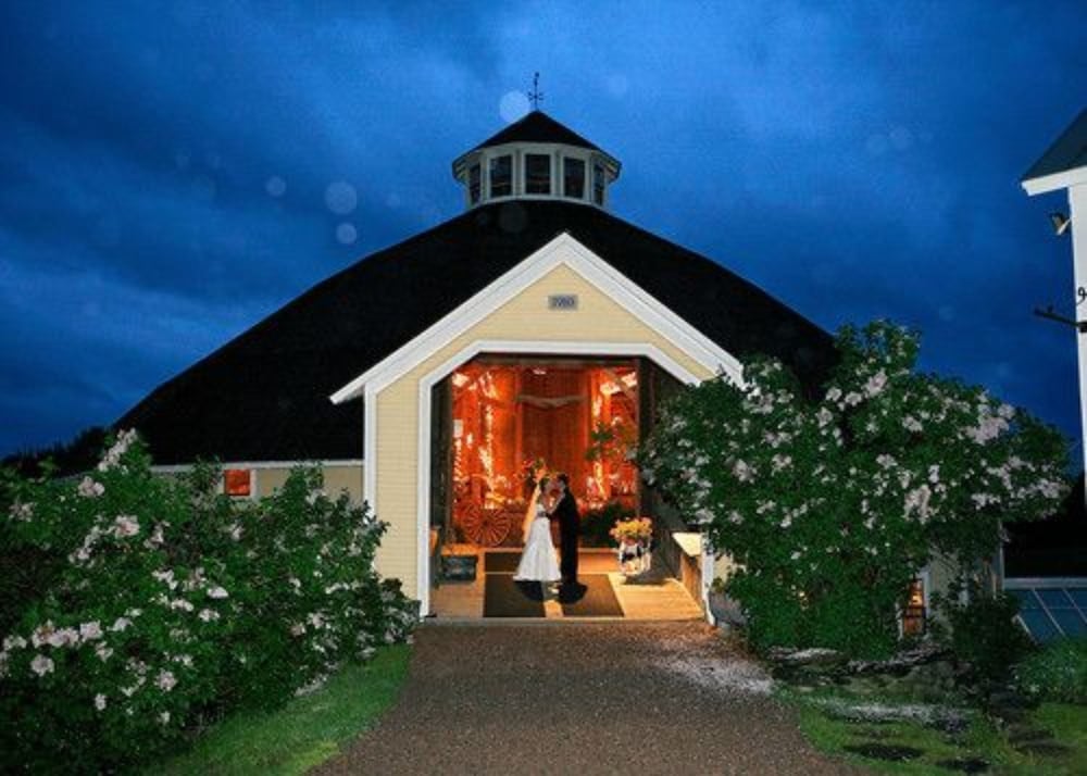 The Inn at Round Barn Farm 1/70