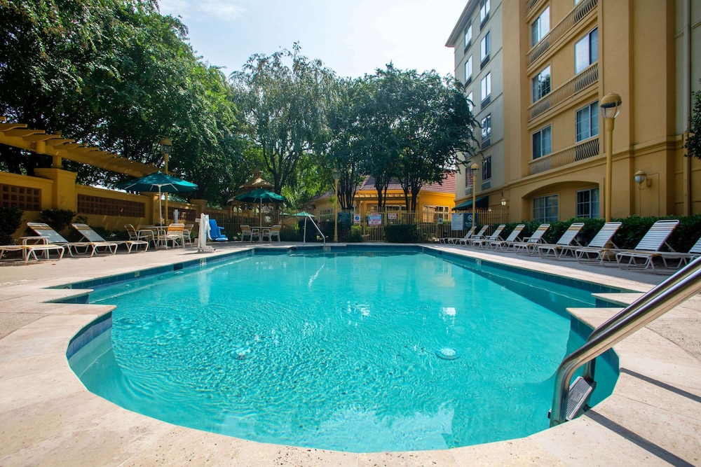 La Quinta Inn & Suites by Wyndham Charlotte Airport South 11/46