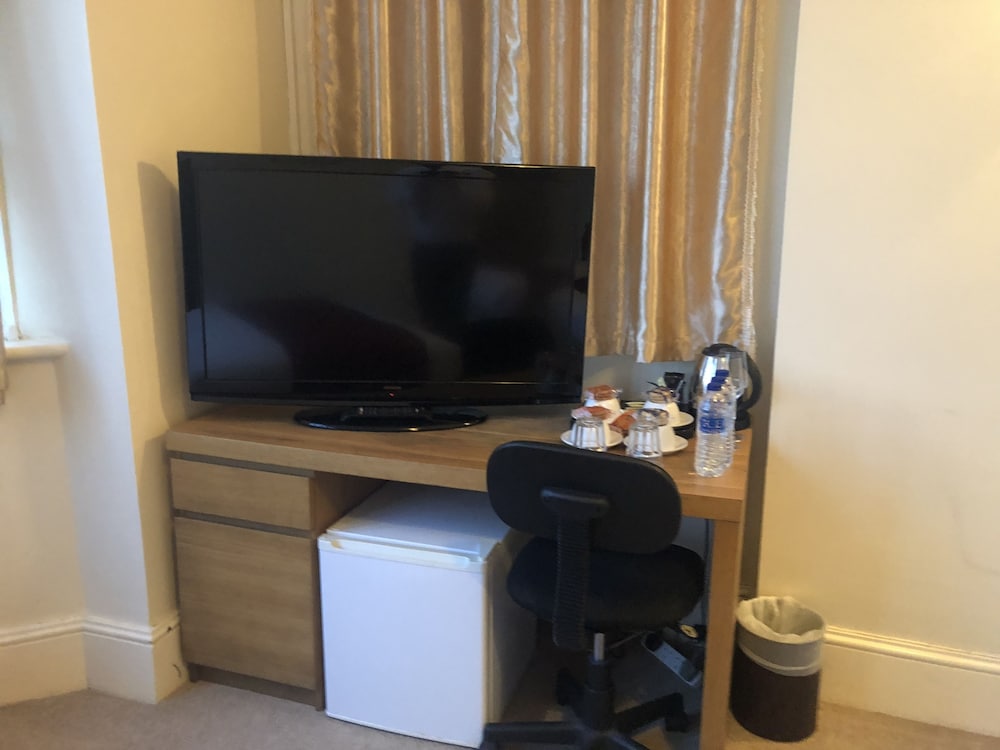 Gatwick Inn 37/53