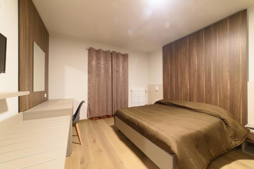 GRAND HOTEL EUROPA 5/50