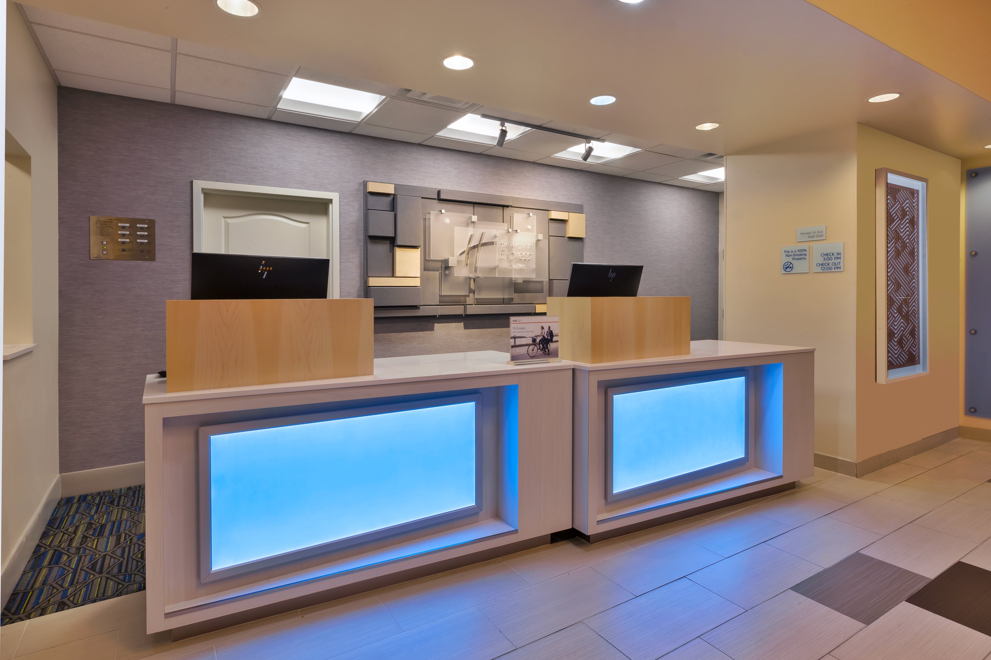 Holiday Inn Express And Suites Effingham 2/26