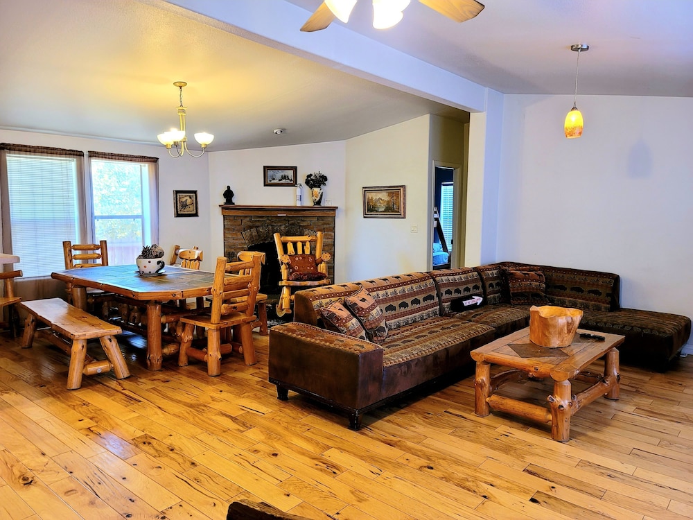 Country Club Chalet 22/43