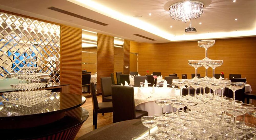 Grand Lord (Boutique) Hotel 48/59