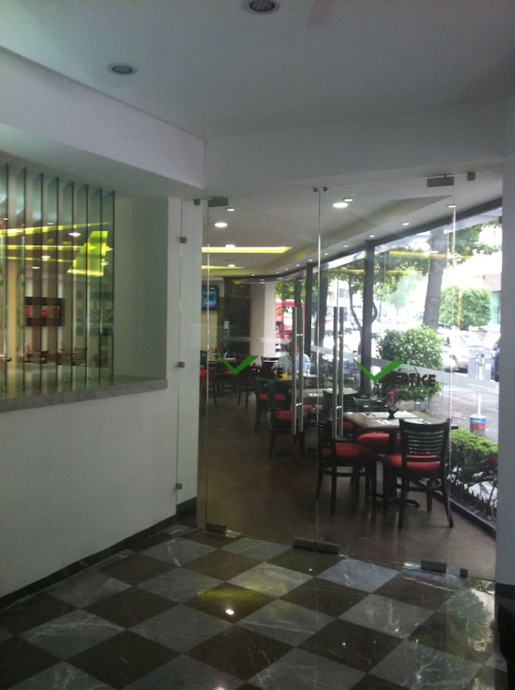 Hotel Premier 30/48