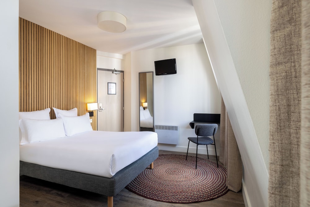 HOTEL KORNER EIFFEL 19/50