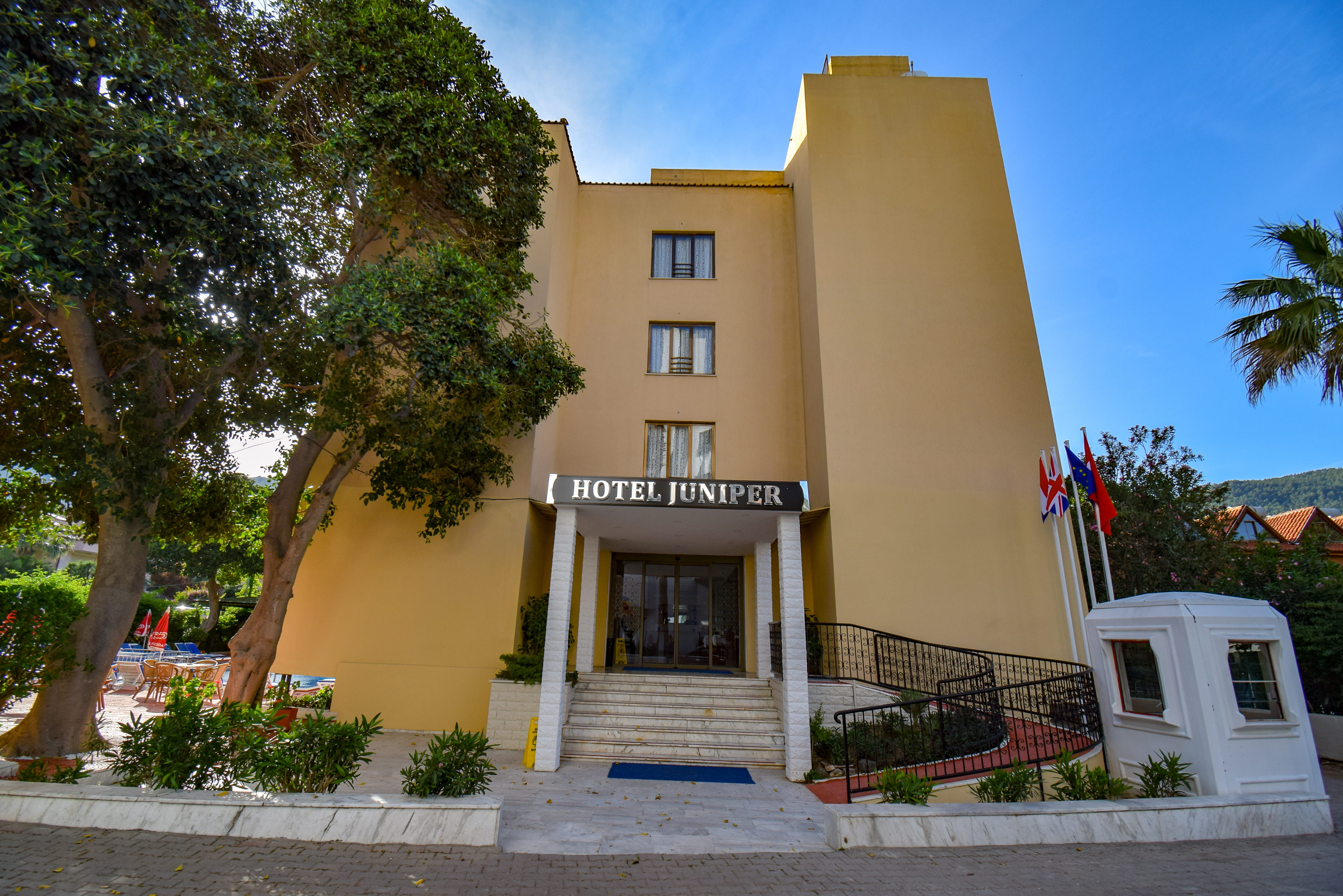Siesta & Juniper Hotel 3/28