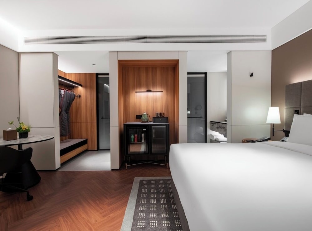 IntercityHotel Shanghai Xizang South Road 4/16