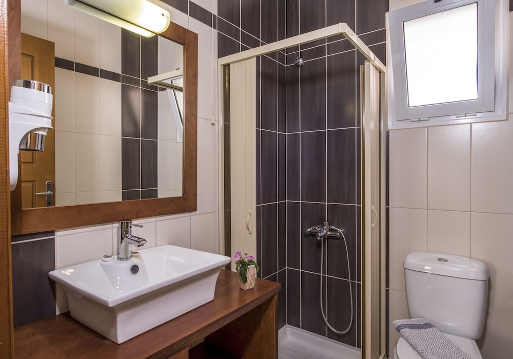 Lilium Village Hotel 50/50