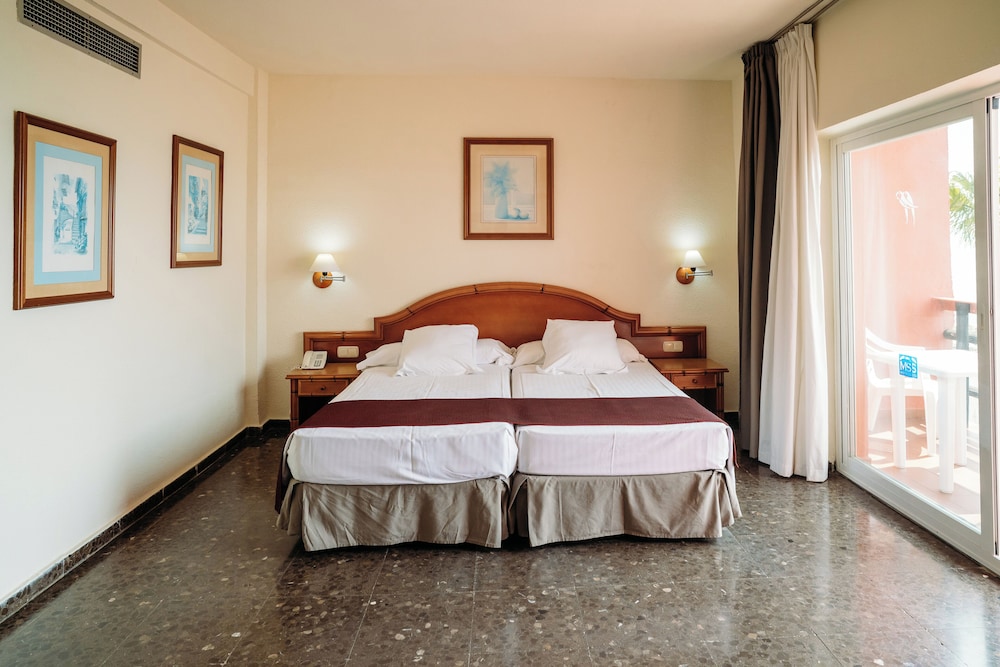 ROOM, DOUBLE BED, BALCONY