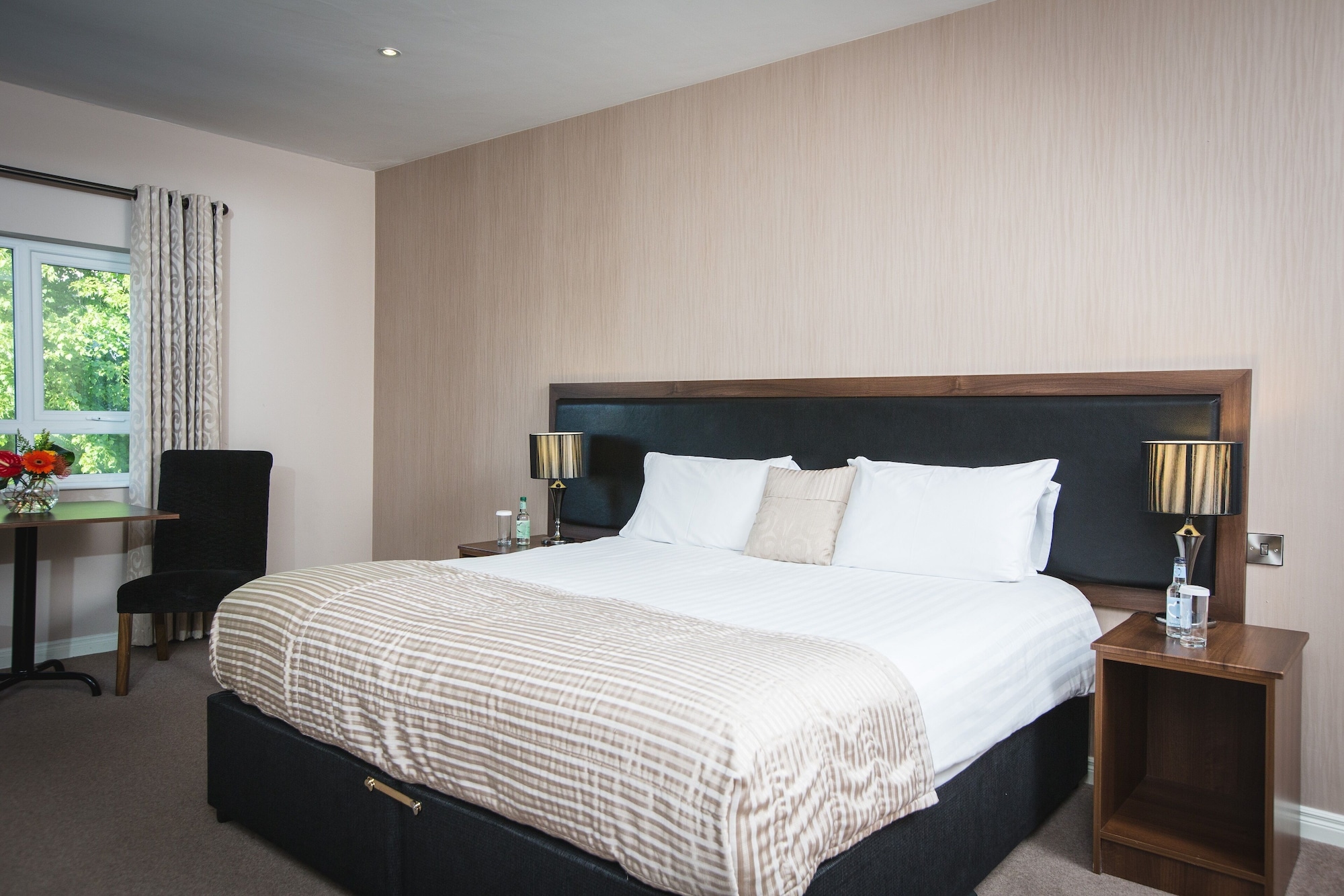 EXECUTIVE, DOUBLE BED