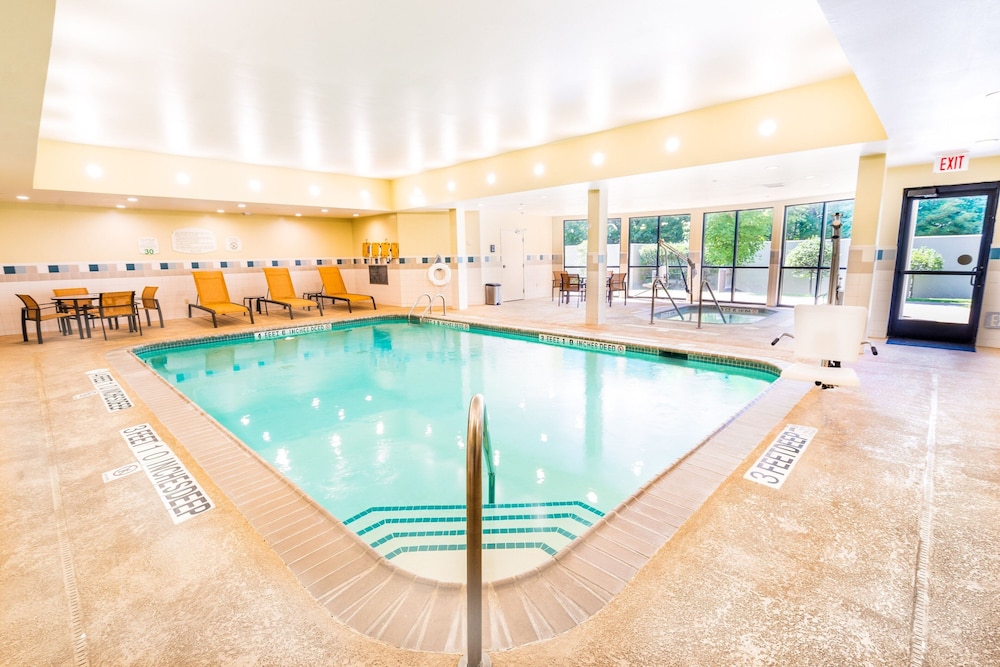 Courtyard by Marriott Kingston 22/50