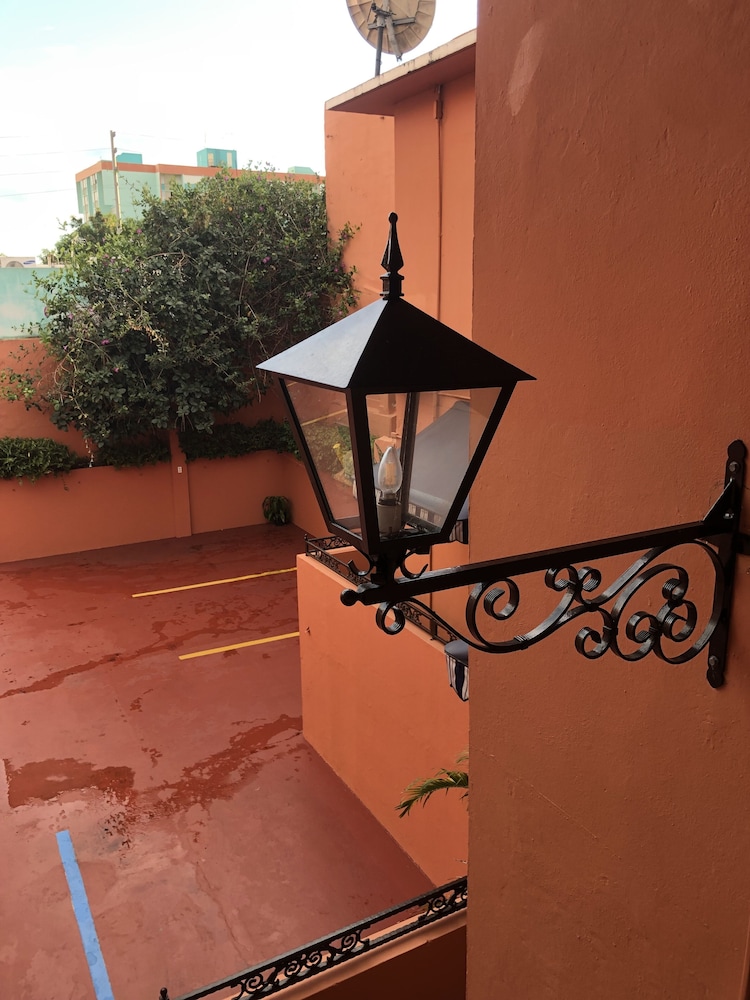 Hotel Colonial 32/50