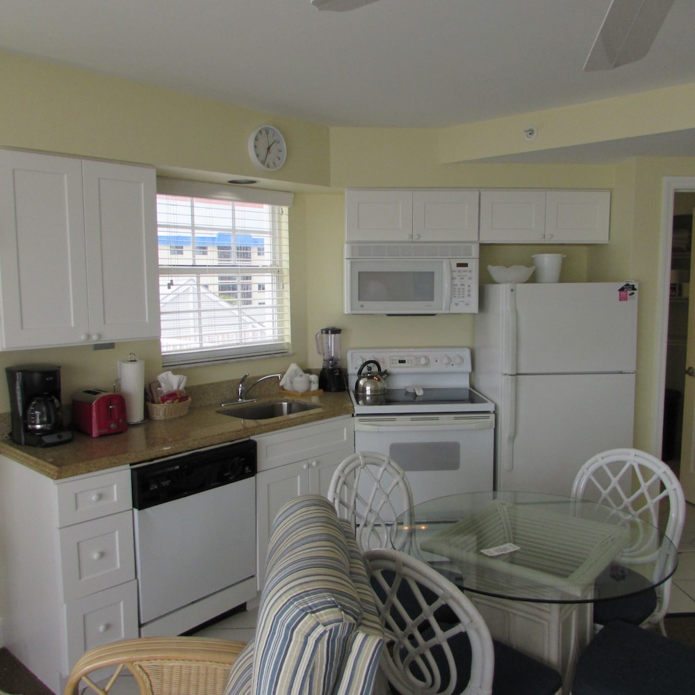 Edison Beach House 30/50