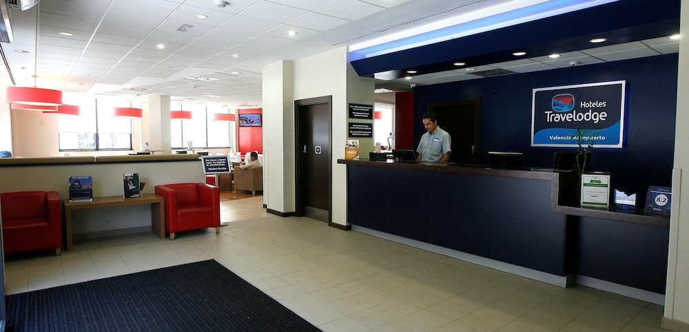 Travelodge Valencia Aeropuerto Hotel 7/48