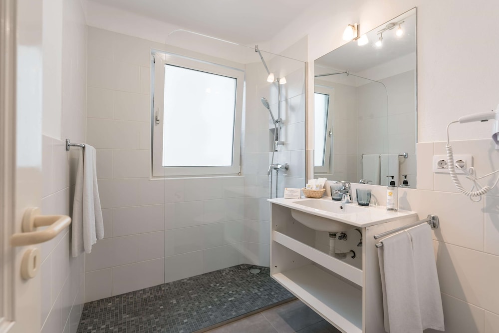 R2 Maryvent Beach Apartment 47/49