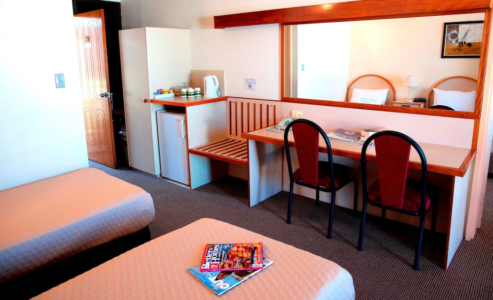 LONGREACH MOTOR INN 22/38