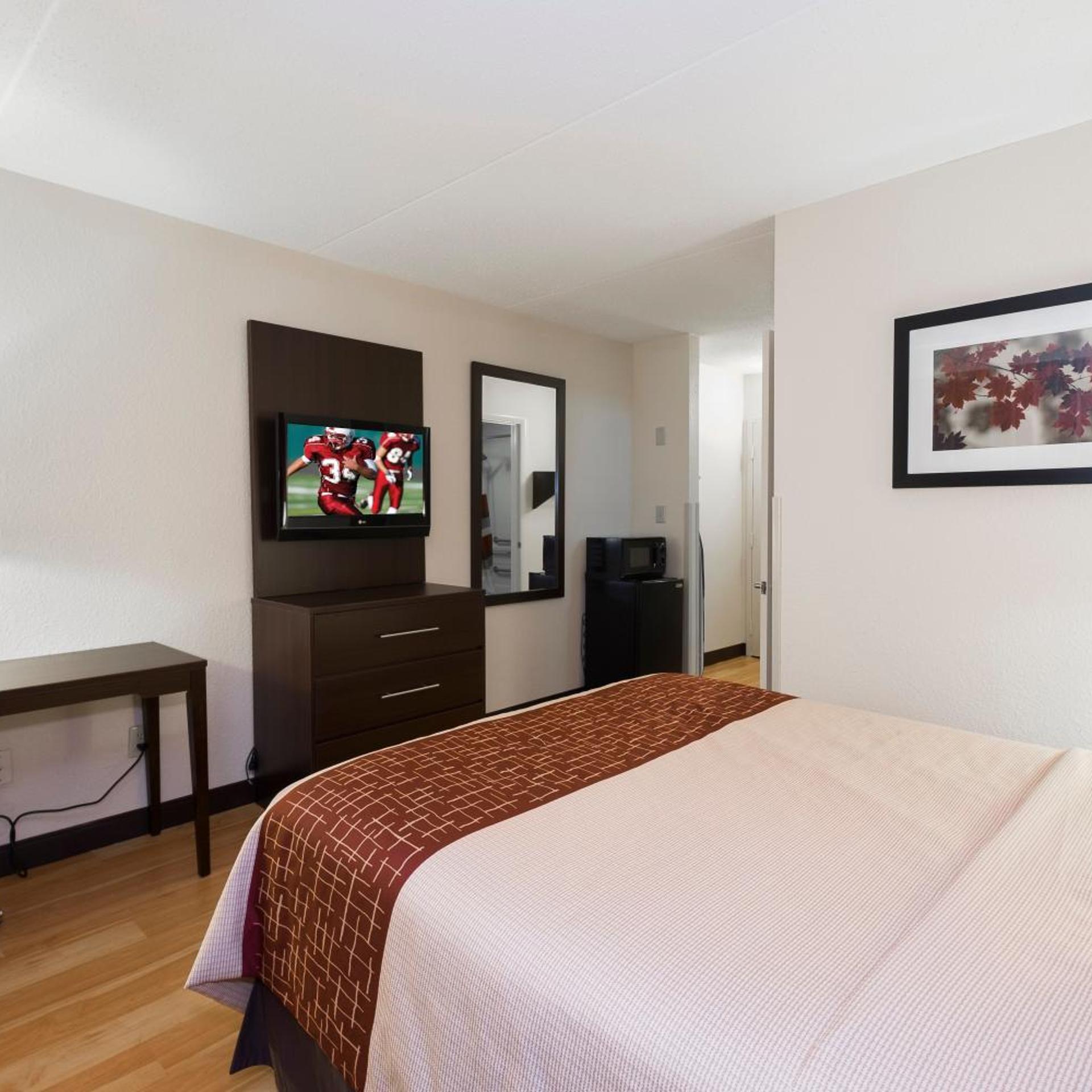 غرفة بسرير كوين لذوي الإعاقة، Red Roof Inn Columbus Ohio State Fairgrounds 2/5
