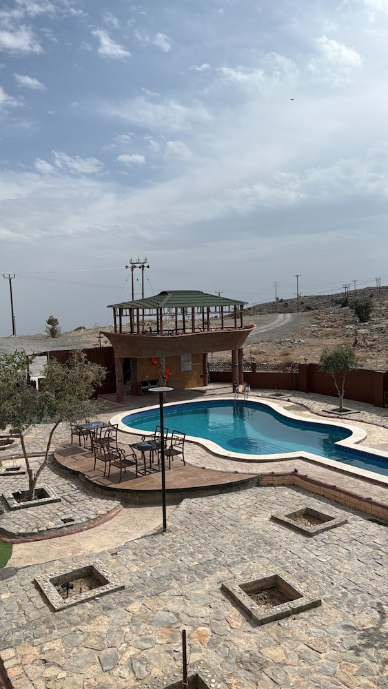 Jabal Al Akhdar Grand Hotel 39/43