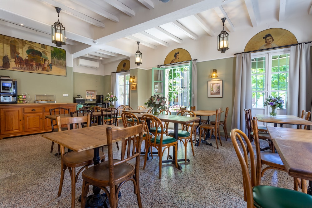 Hotel Le Relais de Poste 54/65