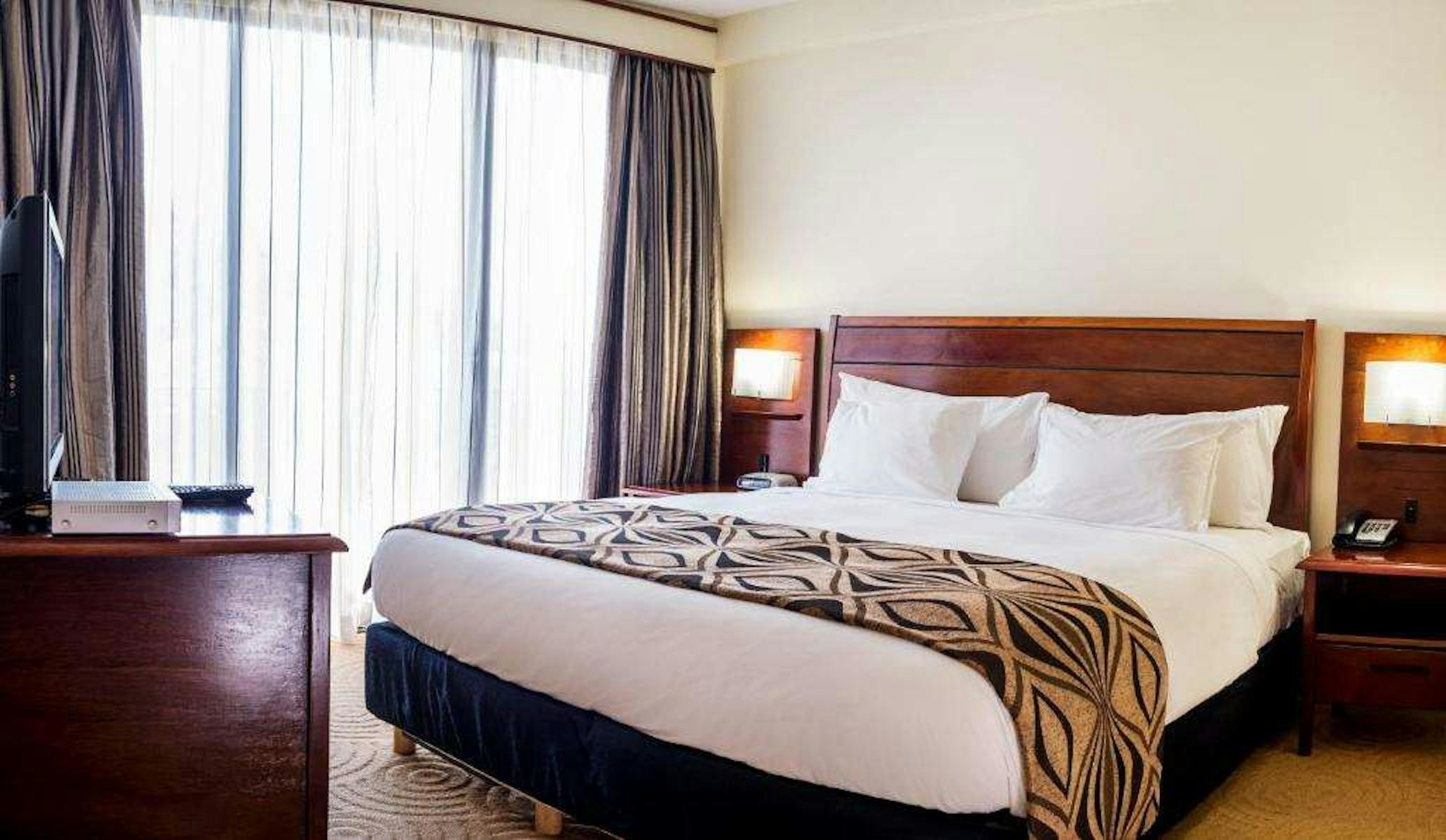 Crown Hotel Port Moresby 20/63