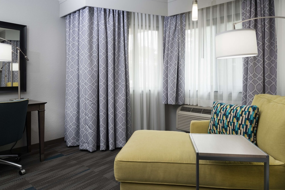 Hampton Inn Monterey 28/42
