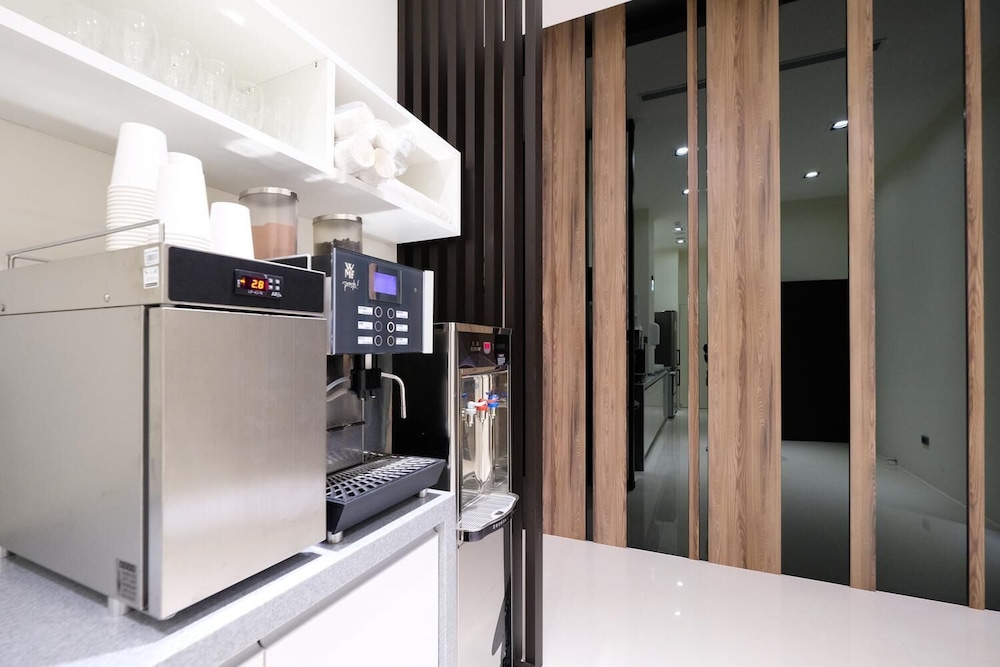 Yu Chun Hotel 40/40