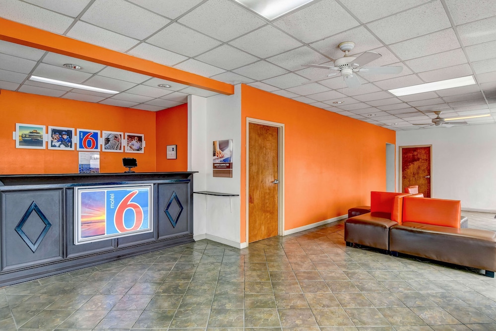 Lobby at Motel6 Calhoun, GA, CALHOUN - GA